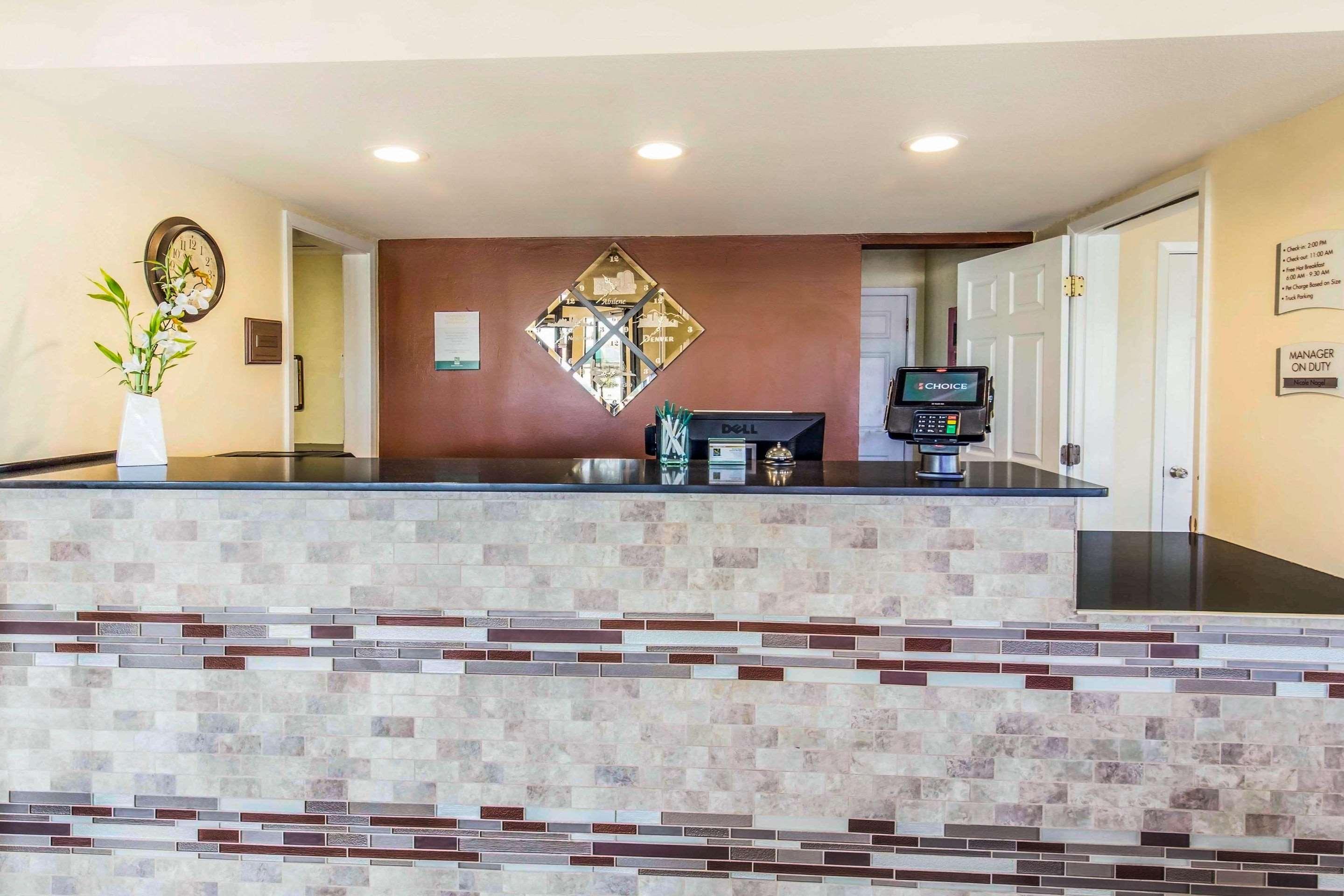 Quality Inn & Suites Abilene Exterior photo