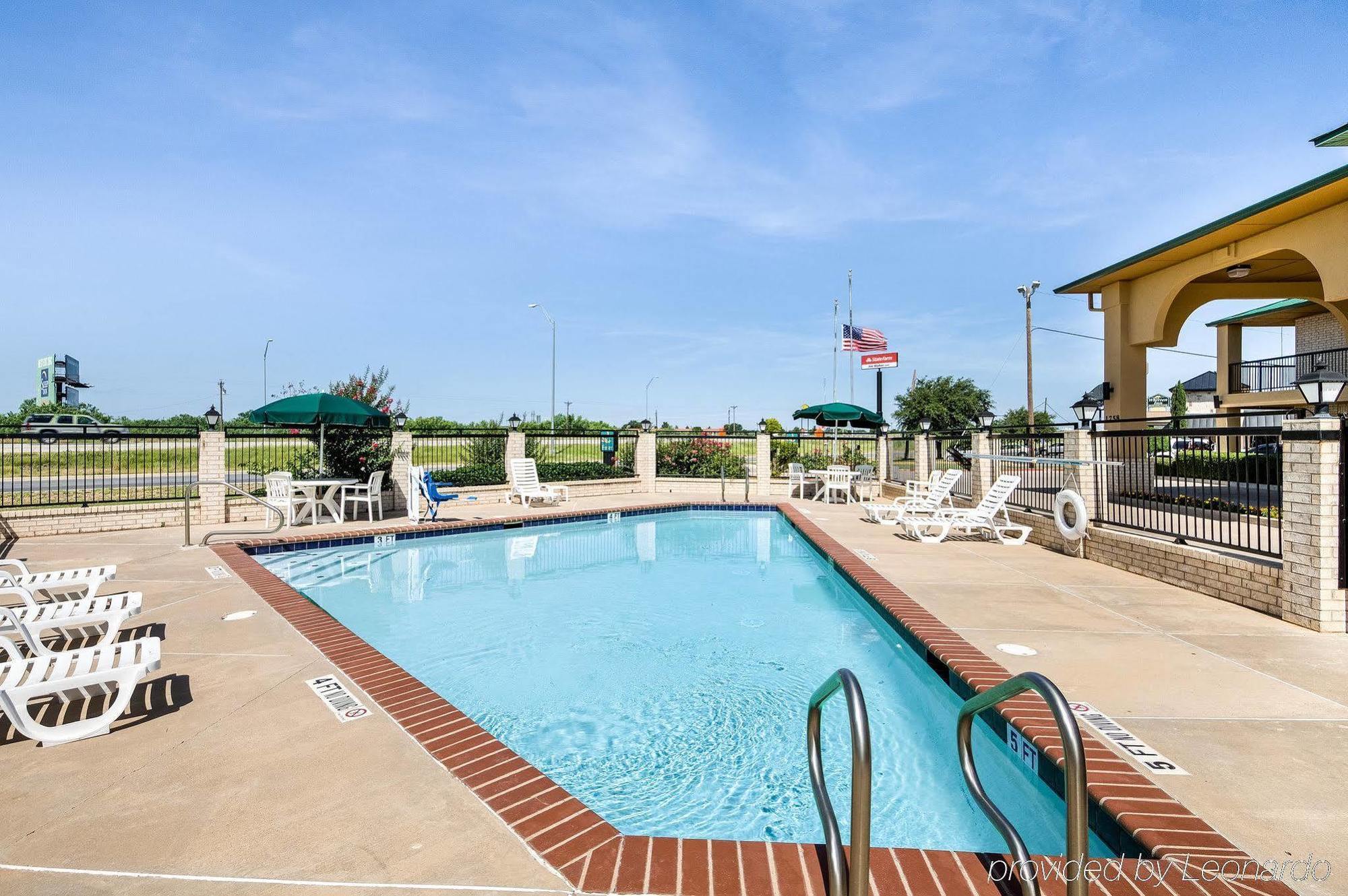 Quality Inn & Suites Abilene Exterior photo